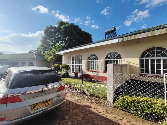 This 2 bedroom garden flat in Strathaven offers comfortable living in a quiet and serene environment