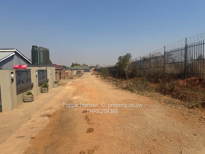 400 m² Serviced Stand in Dawnview Park — Municipal Water (Sole Mandate)