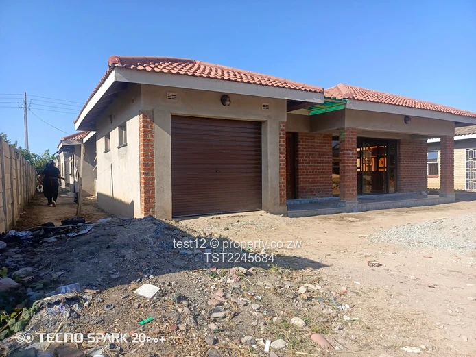 Madokero estate house for sale  (Sole Mandate)