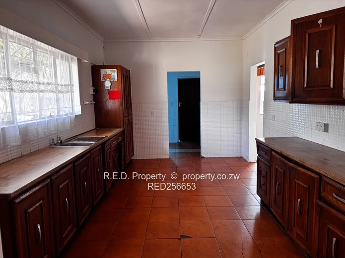 3 bedroom home to Rent in Burnside!