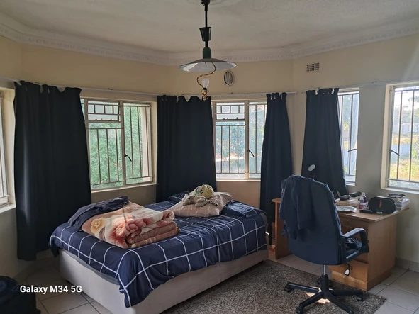 6 Bedroom House