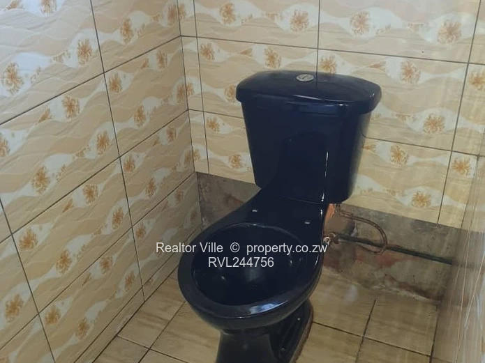 6-Bed Home Granary Park - Tiled Roof, Carport & Ensuite