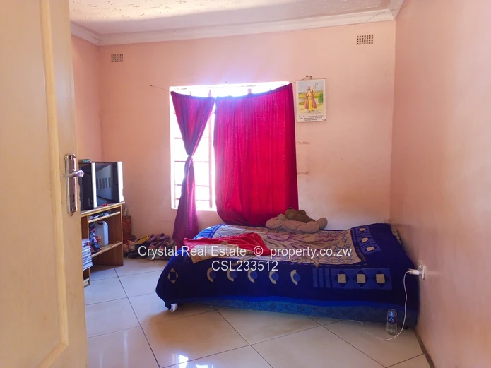 Commercial property to let- Bluffhill