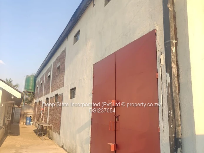 Eastlea house for sale (warehouse)