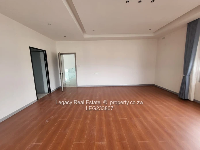 Exclusive High-End 5-Bedroom Residence in Pomona,Modern Luxury Living