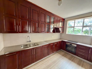 3 Bedroom Flat & Apartment