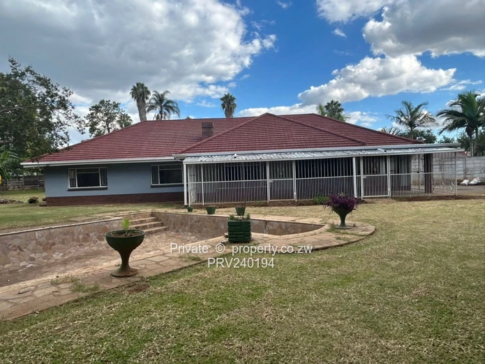 3 Bedroomed House in New Alexandra Park for Rent