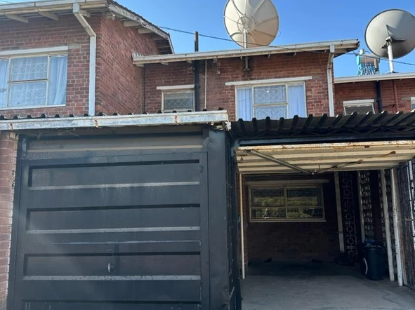 2 Bedroom Flat & Apartment