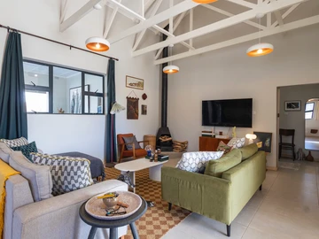 3 Bedroom Flat & Apartment