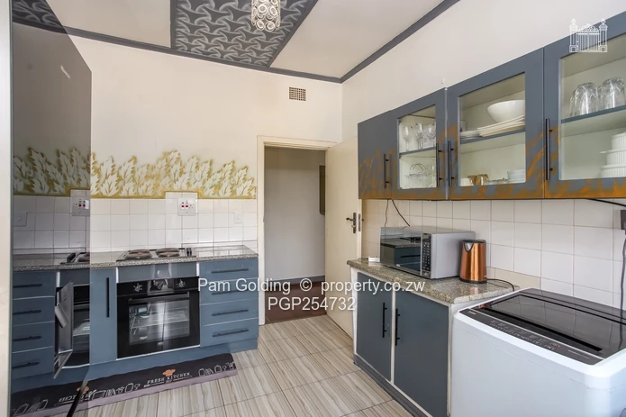 Charming 2-bedroom flat along Ceres Road (Sole Mandate)