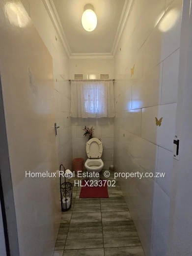 Elegant Eastlea 5-Bedroom Family Home with Separate Cottage |