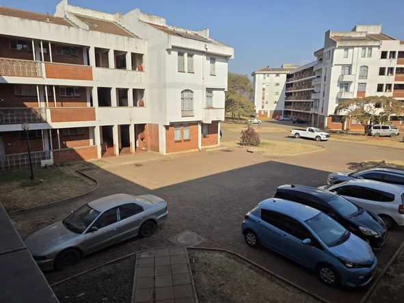 2 Bedroom Flat & Apartment