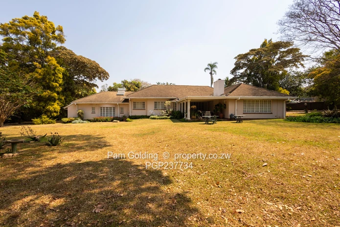 Two Acres on Kew Drive