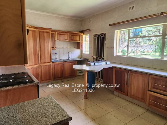 4-Bed Home with Cottage & Pool – Greendale close to Kamfinsa Shops