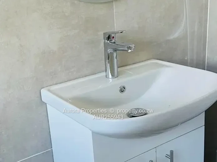 Elegant 7-Bedroom Home For Rent – Glen Lorne