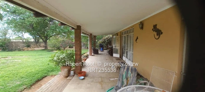  Spacious Family Home with Cottage, Pool & Borehole!