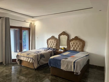 7 Bedroom Townhouse Complex