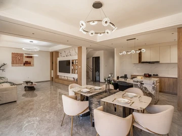 4 Bedroom Flat & Apartment