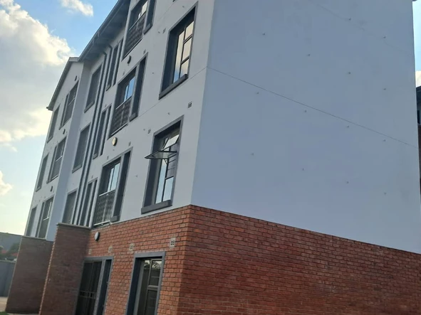 2 Bedroom Flat & Apartment
