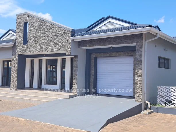 Neat Townhouse in Westgate