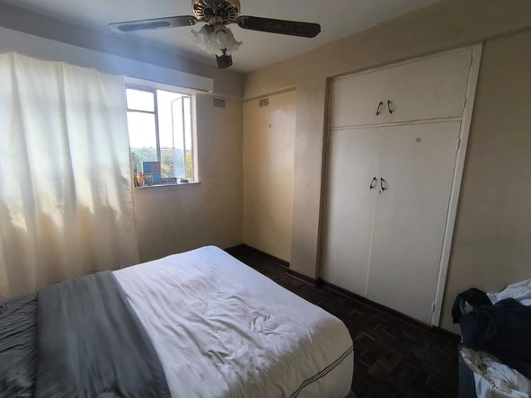 2 Bedroom Flat & Apartment