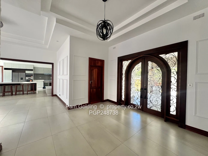 Modern Spacious Townhouse - Carrick Creagh