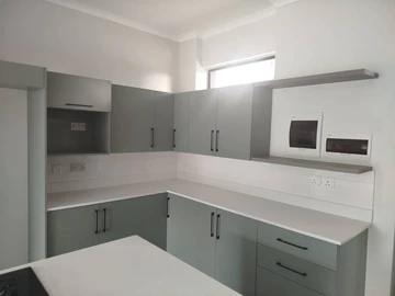 2 Bedroom Flat & Apartment