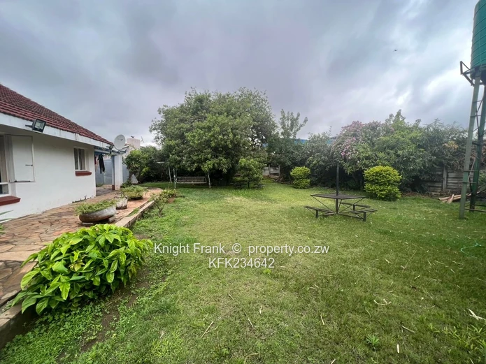 Prime Haig-Park house with 2 bedroomed cottage