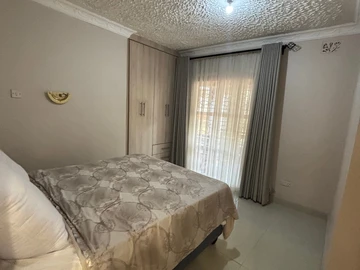 6 Bedroom House