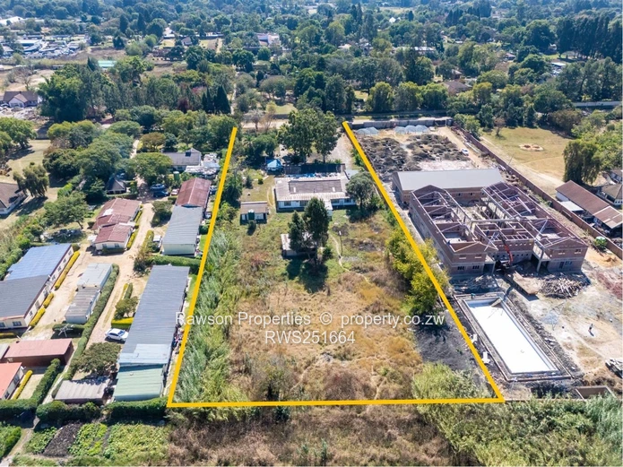 Marlborough: 4-Bed on 7,318 m² — Redevelopment Opportunity