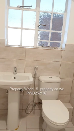 3 Bedroom House to Rent in Kensington