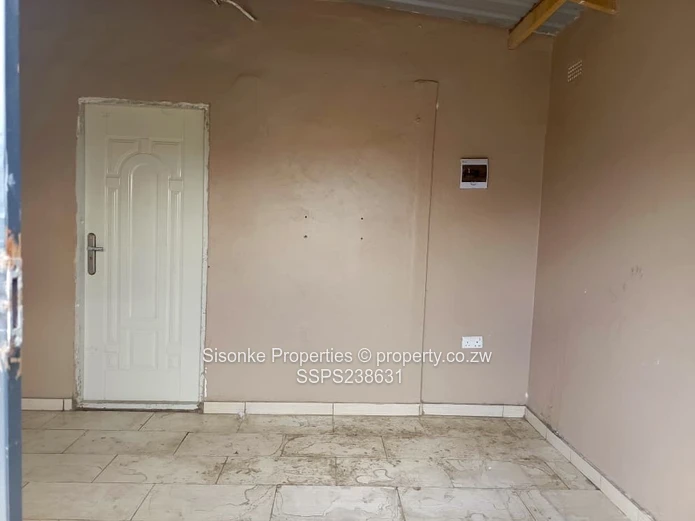 2 ROOMS TO RENT IN HIGHFIELDS by 2 Units