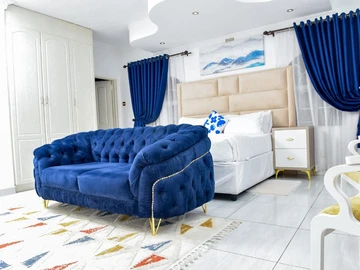 8 Bedroom House