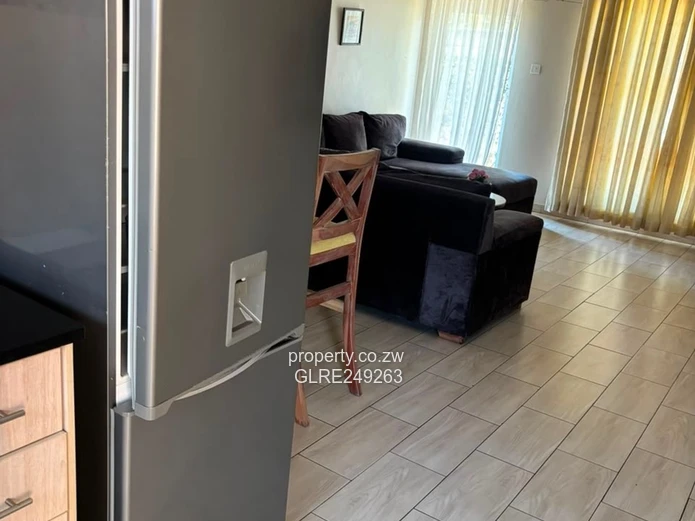 Brick-Faced 3-Bed Flat Bluff Hill - Borehole & Modern Kitchen