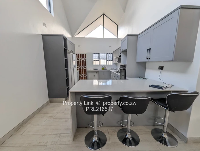 Charming Avondale West Townhouse 3 Bed, 2.5 Bath with Borehole