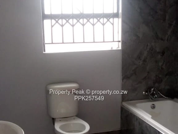 Spacious 4-Bed Fidelity Home – Borehole & Modern Finishes