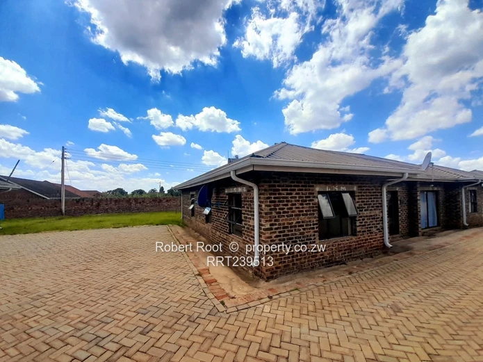 3 bedroom apartment for rent in Meyrick Park