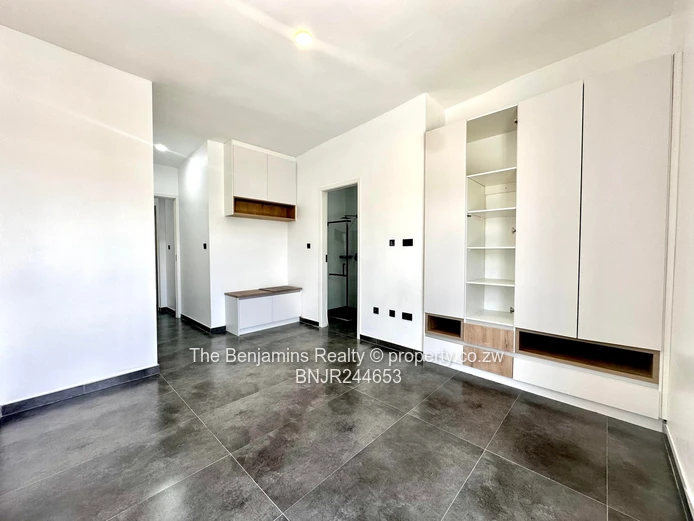 Modern 2-Bed Strathaven Duplex - Pool & Borehole