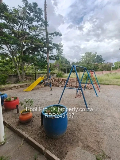 Cluster Hatfield 4 Bed House near Airport road for sale 