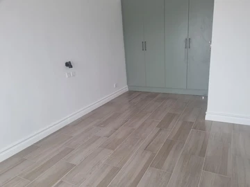 2 Bedroom Flat & Apartment