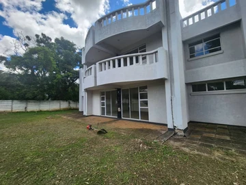 5 Bedroom Flat & Apartment