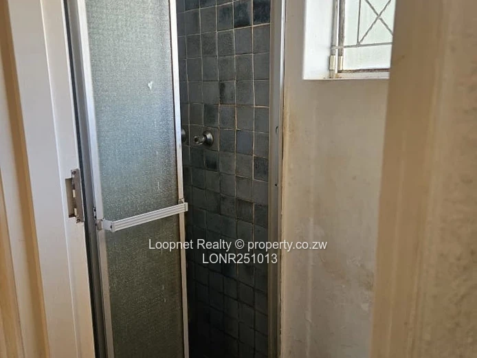 Greystone Park: 1,000 m2 Office on 4,300 m2 with Pool & Borehole
