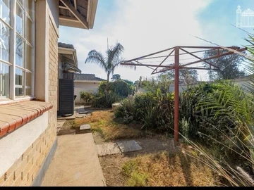 3 Bedroom Flat & Apartment