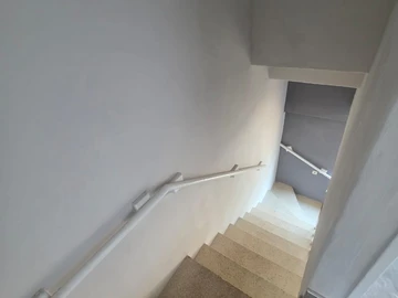 2 Bedroom Flat & Apartment