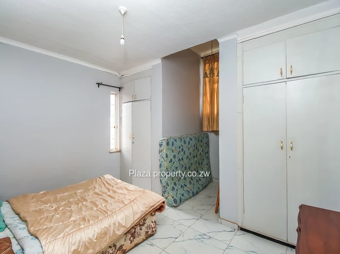 Grand double storey house in Helensvale for sale