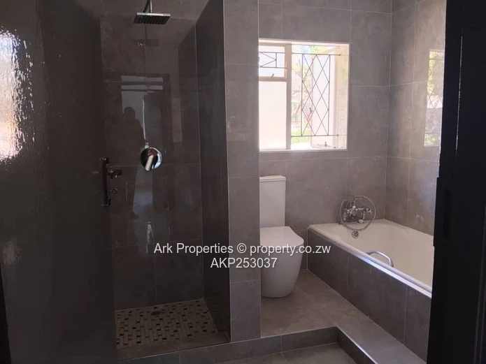 Offices to rent in Chisipite