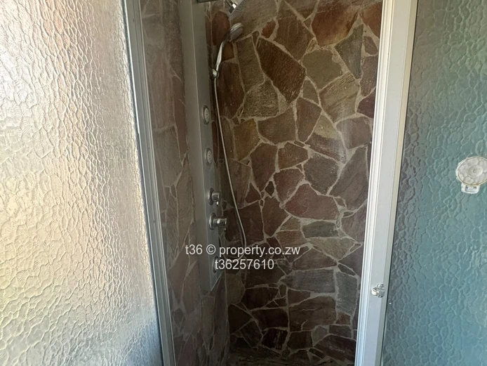 Smart and golden house for rent at COTSWOLD HILLS