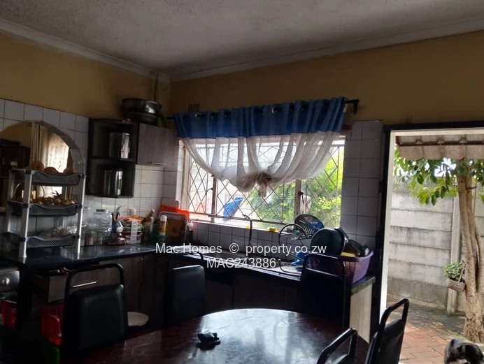 Zimre park house for sale