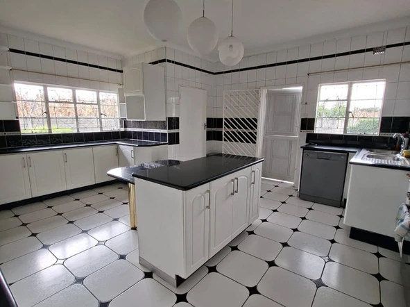5 Bedroom House