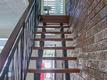 3 Bedroom Flat & Apartment